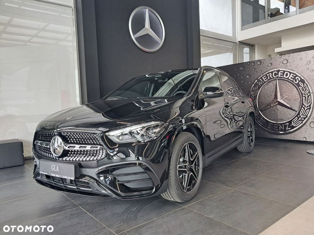 Mercedes-Benz GLA - 4
