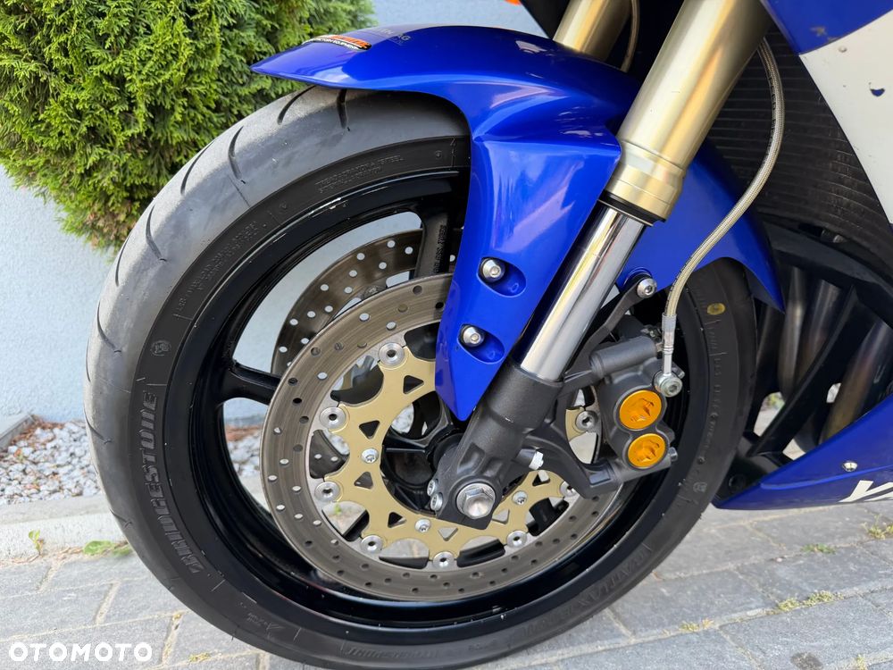 Yamaha R1 - 41