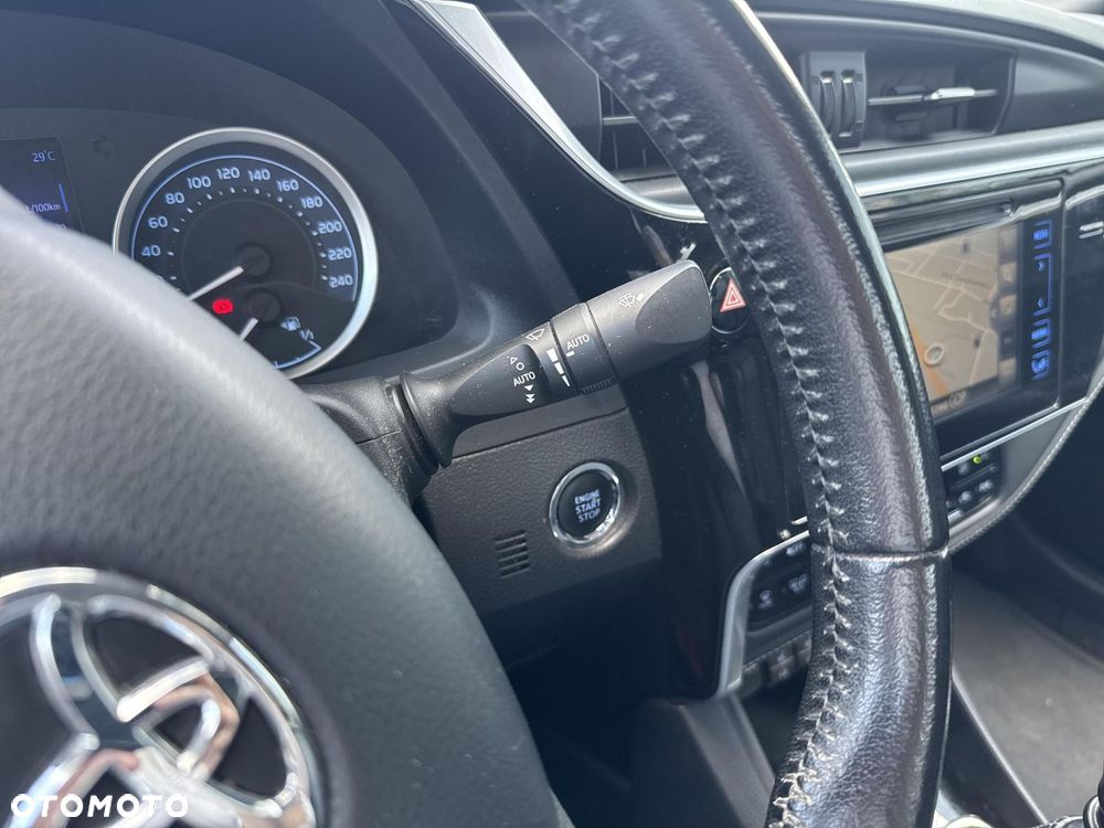 Toyota Corolla 1.6 Prestige EU6 - 18
