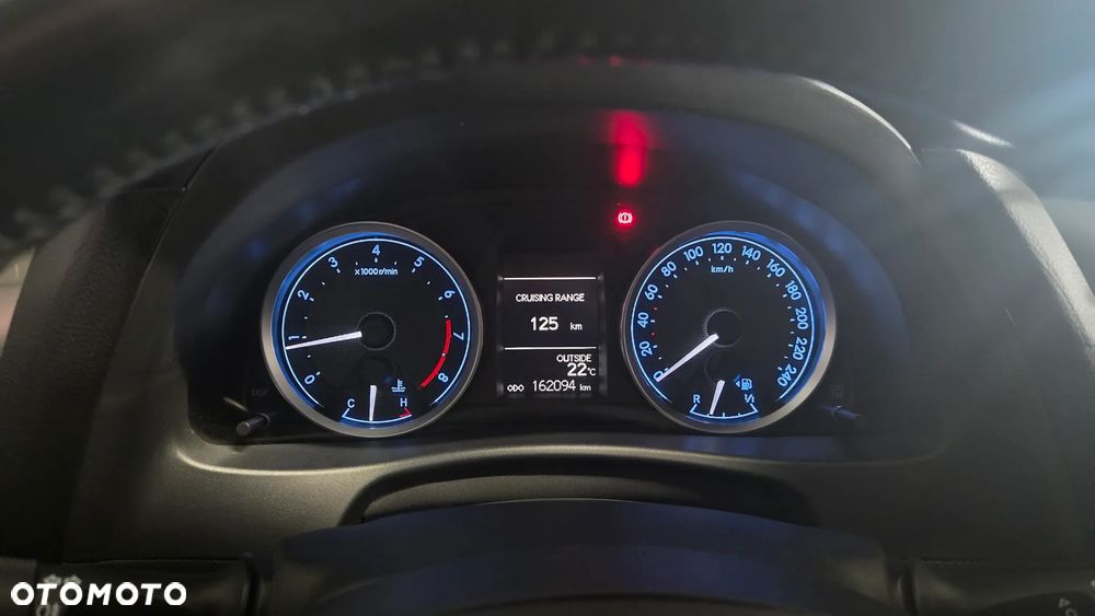 Toyota Auris 1.6 Premium + - 18
