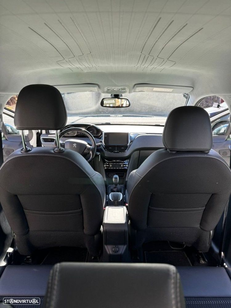 Peugeot 2008 1.2 PureTech Allure - 23