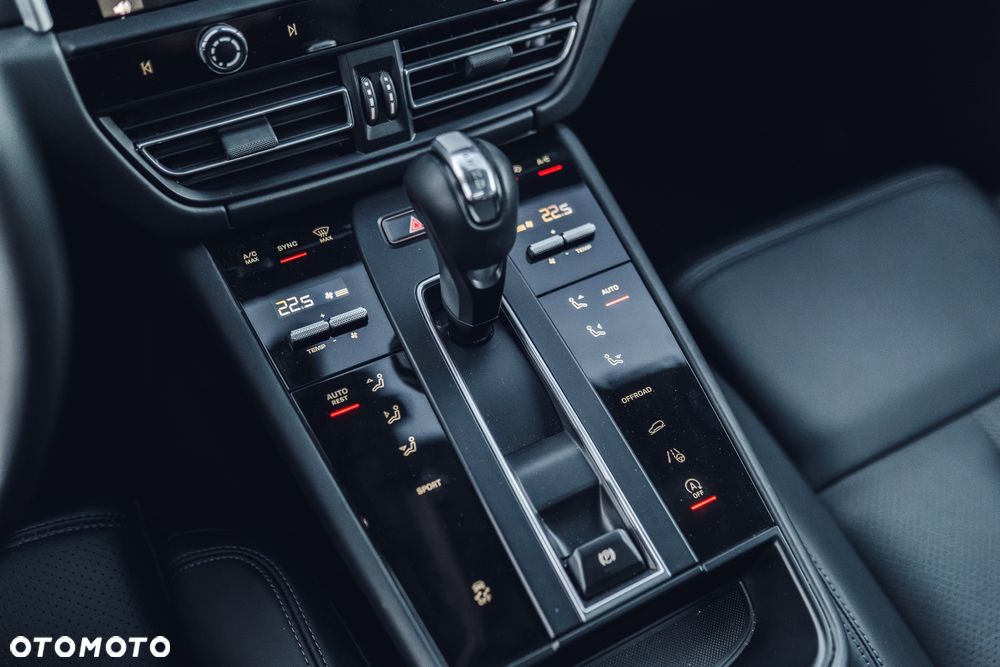 Porsche Macan Standard - 30