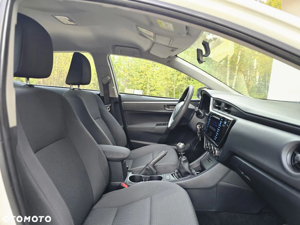 Toyota Corolla - 15