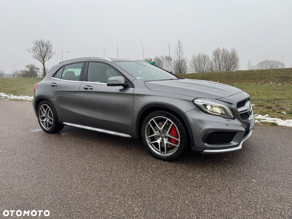 Mercedes-Benz GLA - 10