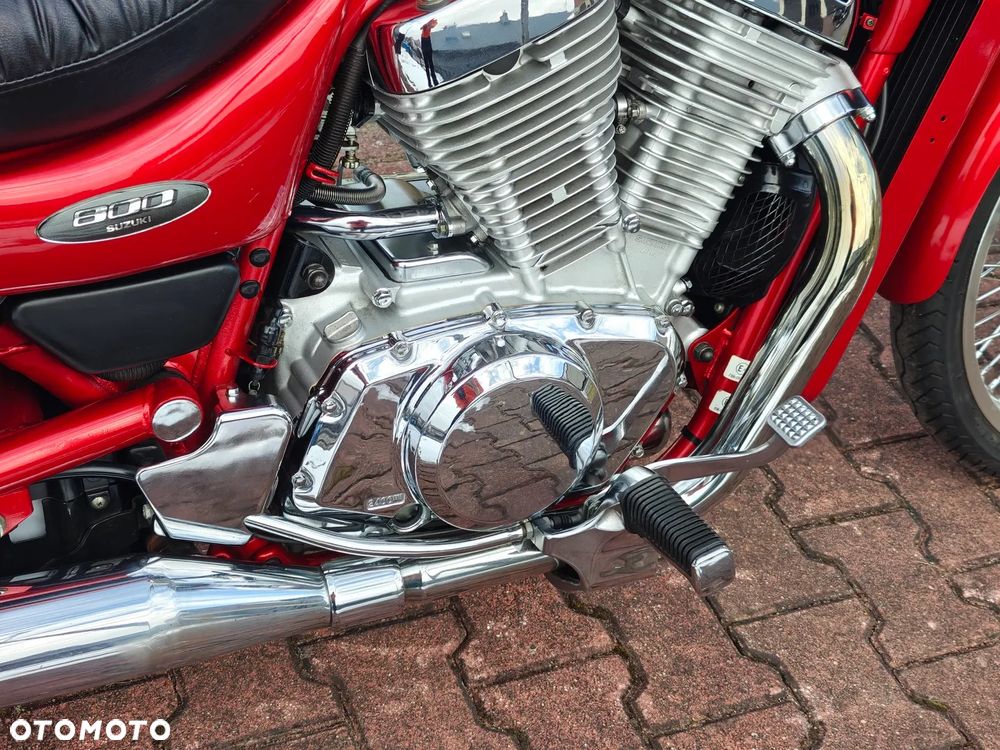 Suzuki Intruder - 10