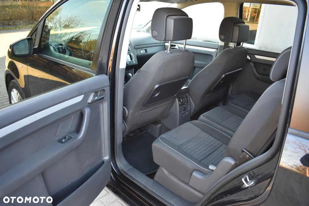 Volkswagen Touran 1.4 TSI DSG Cup - 6