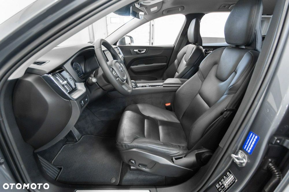 Volvo XC 60 B4 D AWD Geartronic Momentum - 29