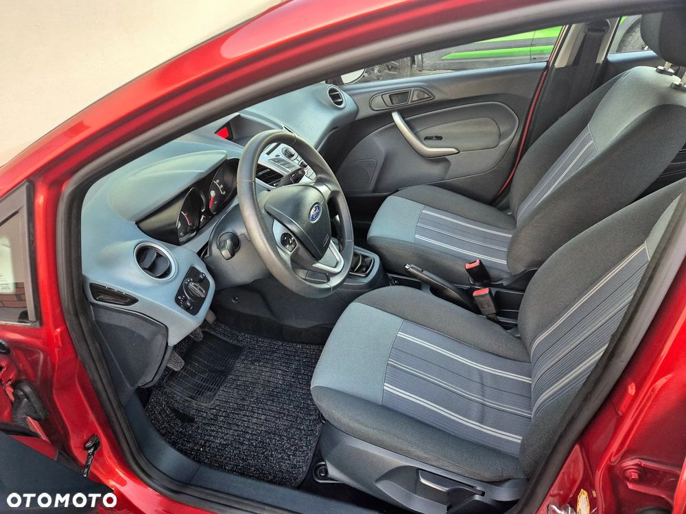 Ford Fiesta 1.25 Celebration - 26