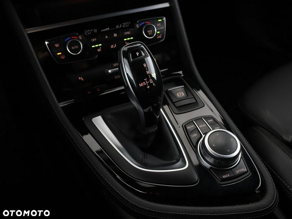 BMW Seria 2 218d M Sport - 28