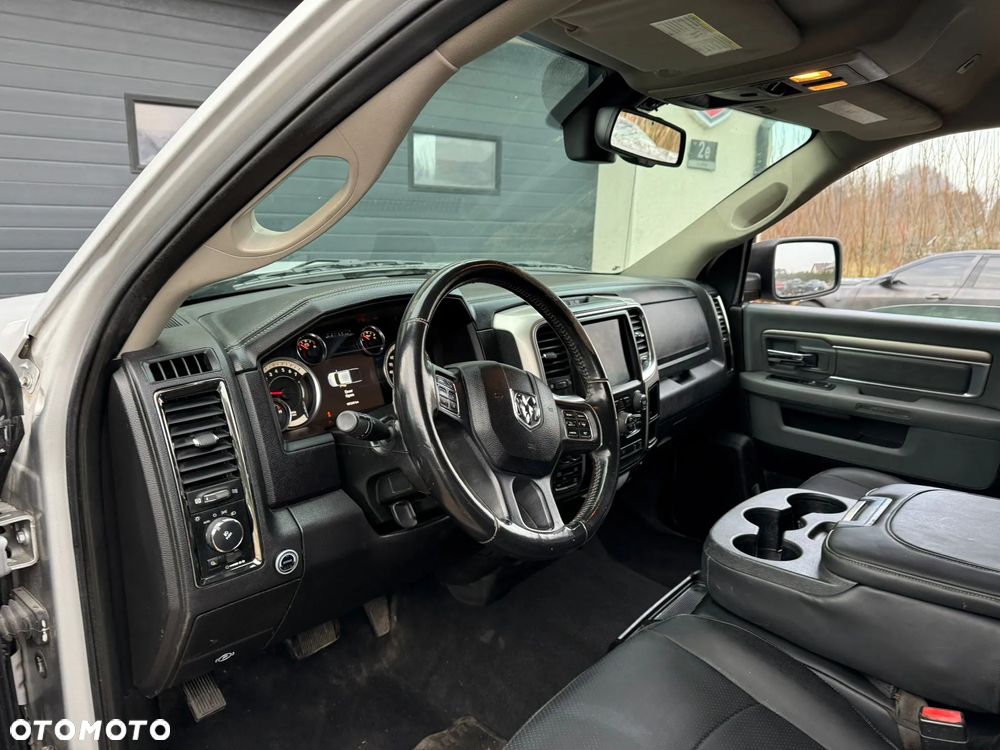 RAM 1500 5.7 Quad Cab Laramie - 4