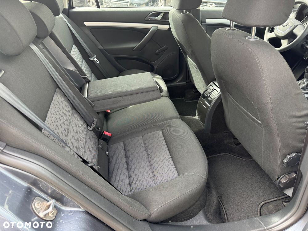 Skoda Octavia 1.6 Team Edition - 14