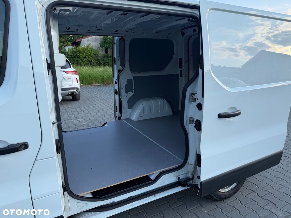 Renault Trafic - 16