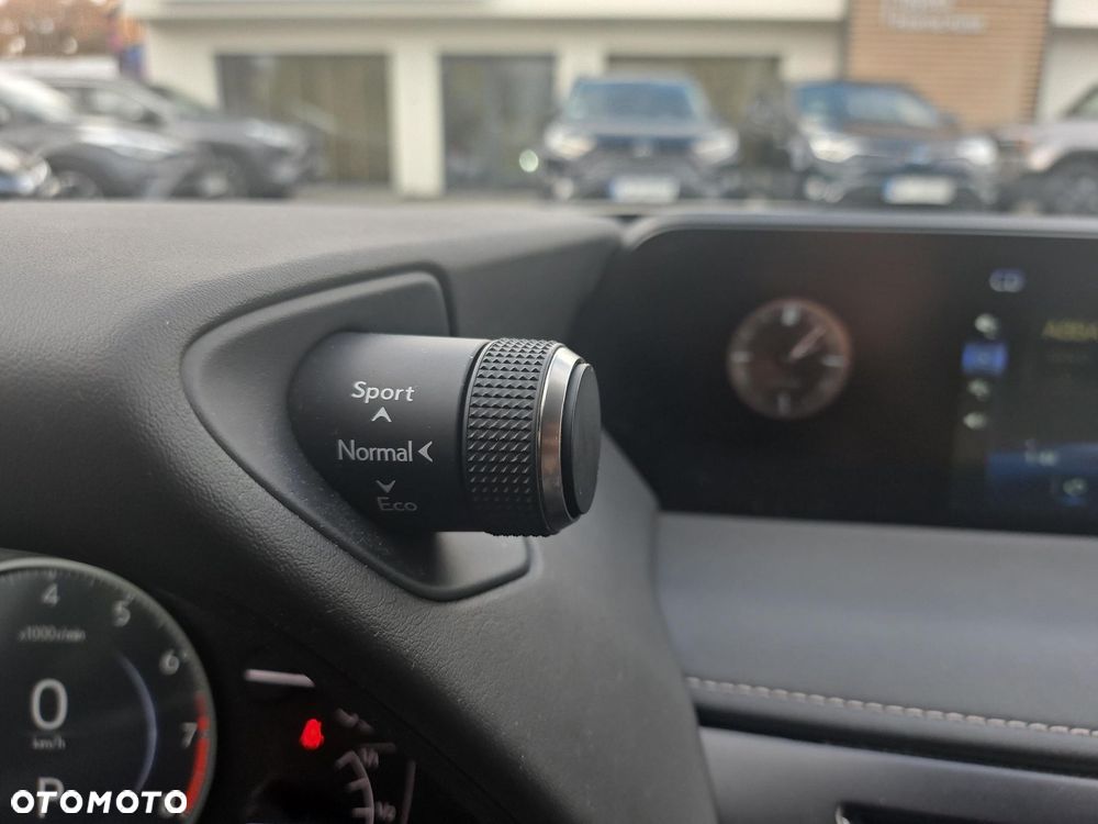 Lexus UX 200 GPF F Impression 2WD - 23