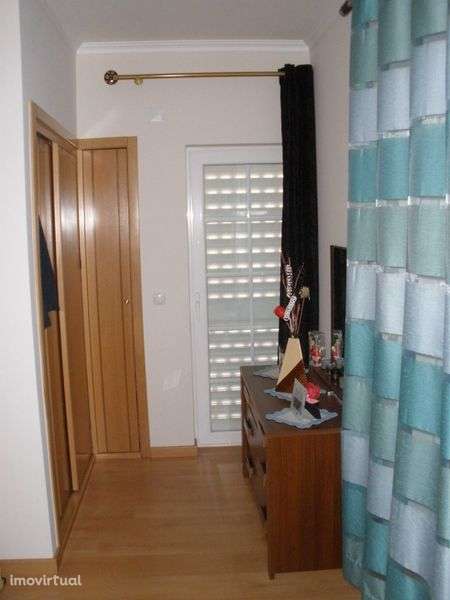 Moradia T4 Geminada No centro da vila - Grande imagem: 3/7