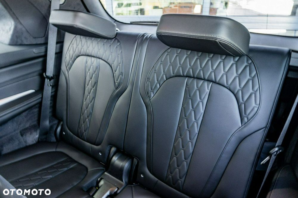 BMW X7 - 16