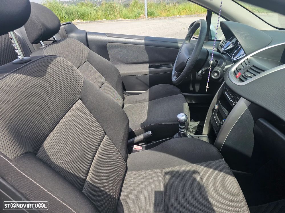 Peugeot 207 CC 1.6 HDi SE 200 Anos FAP - 10