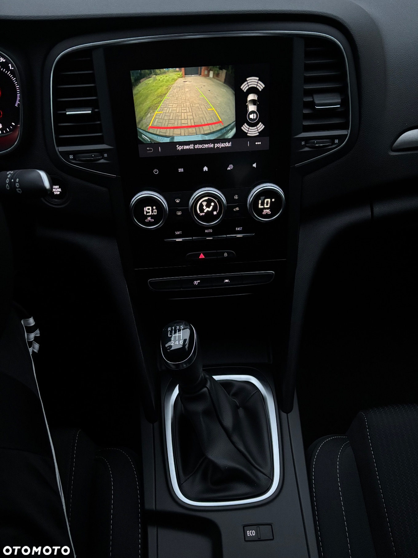 Renault Megane TCe 115 GPF LIFE - 17