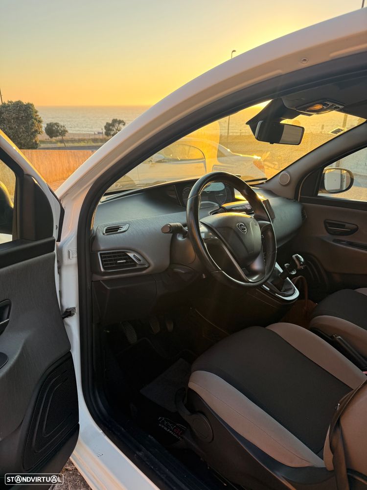 Lancia Ypsilon 1.2 S&S Urban - 4