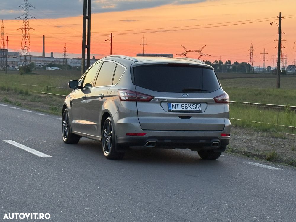 Ford S-Max 2.0 TDCi Powershift AWD Titanium - 4