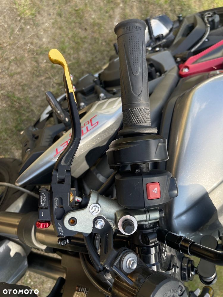 Triumph Street Triple - 14
