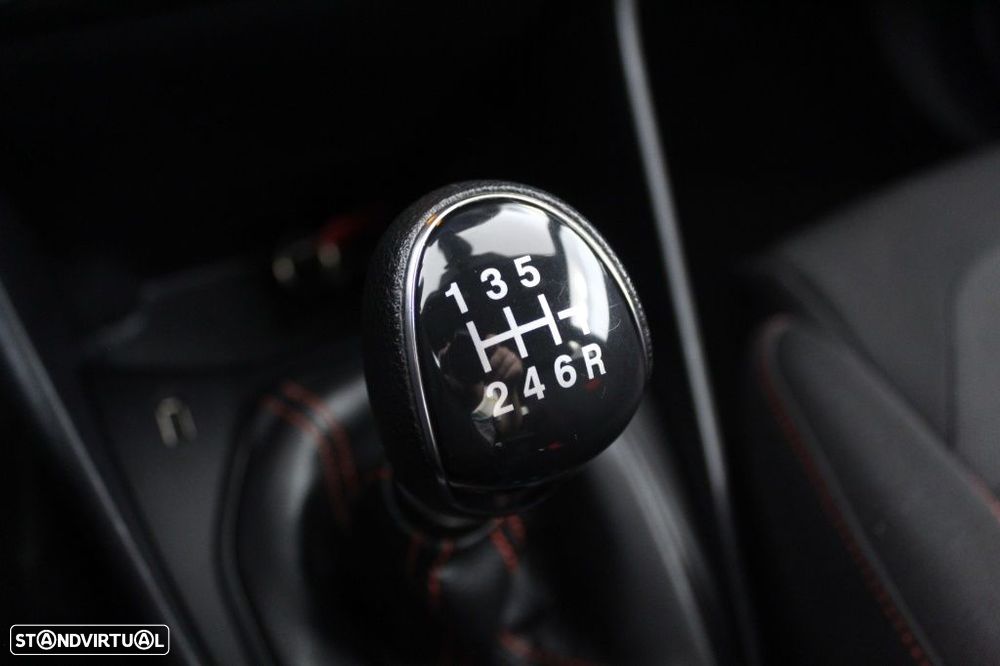 Ford Fiesta 1.0 EcoBoost ST-Line - 29