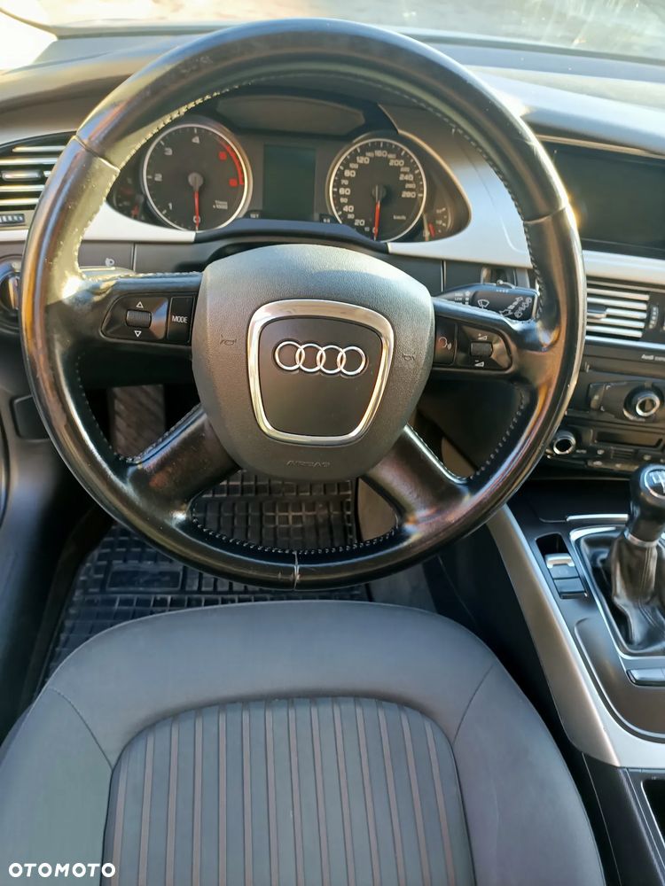 Audi A4 Avant - 10