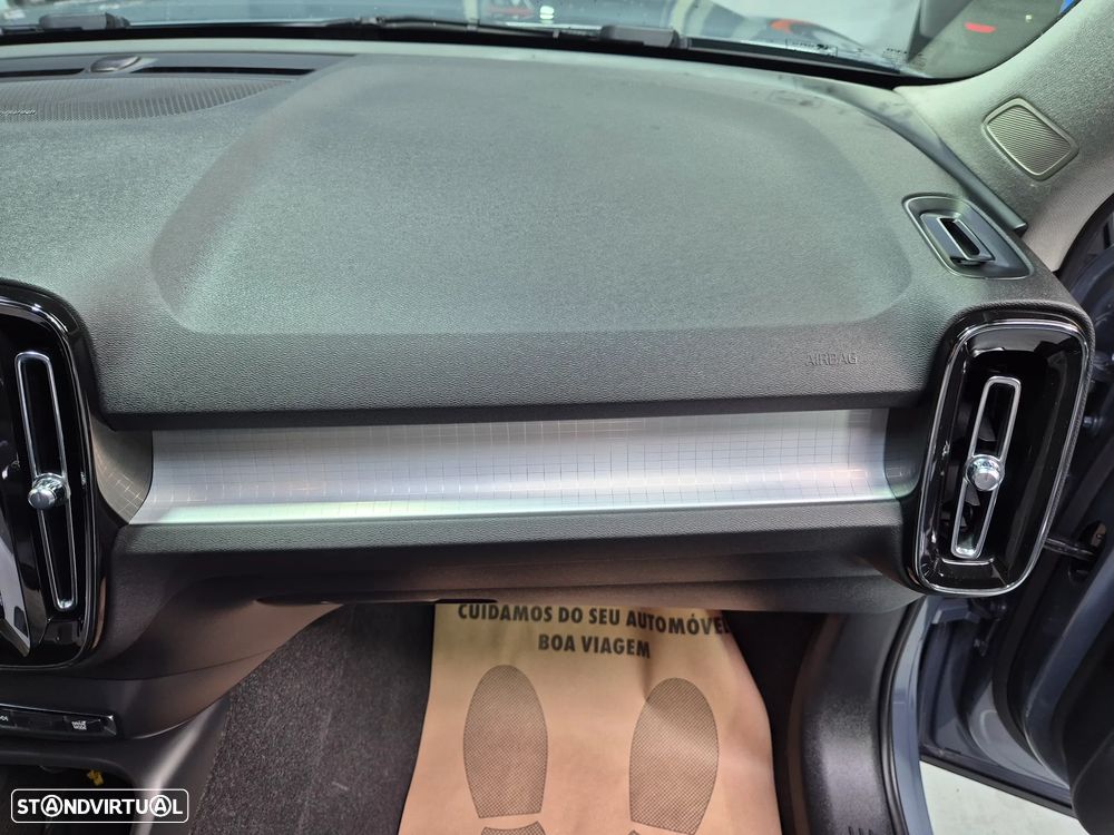 Volvo XC 40 2.0 D3 Momentum Plus - 38