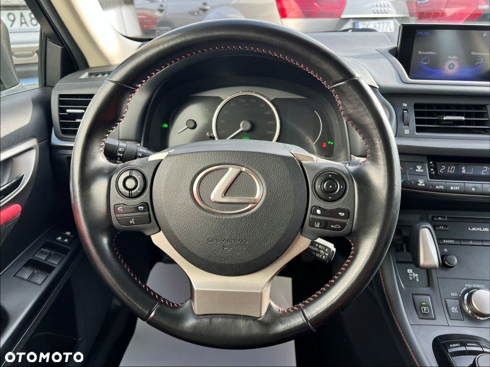 Lexus CT - 13