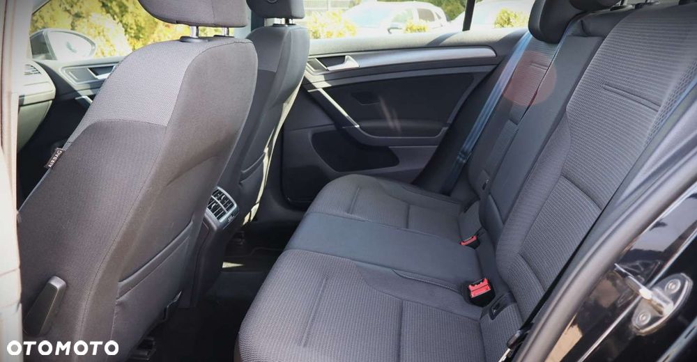 Volkswagen Golf - 15