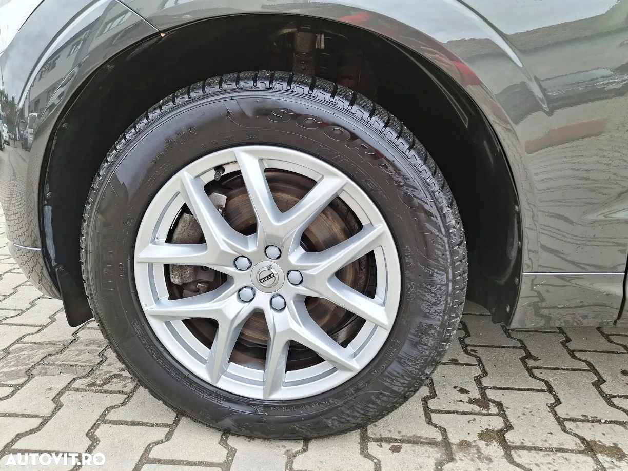 Volvo XC 60 T8 Twin Engine AWD Momentum Pro - 25