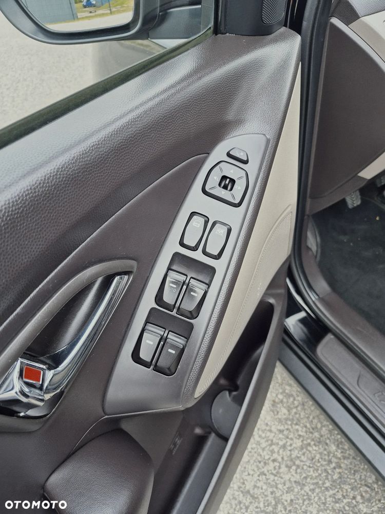 Hyundai ix35 2.0 4WD Premium - 21