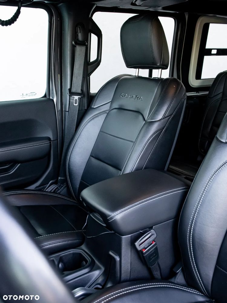 Jeep Wrangler Unlimited GME 2.0 Turbo Sahara - 37