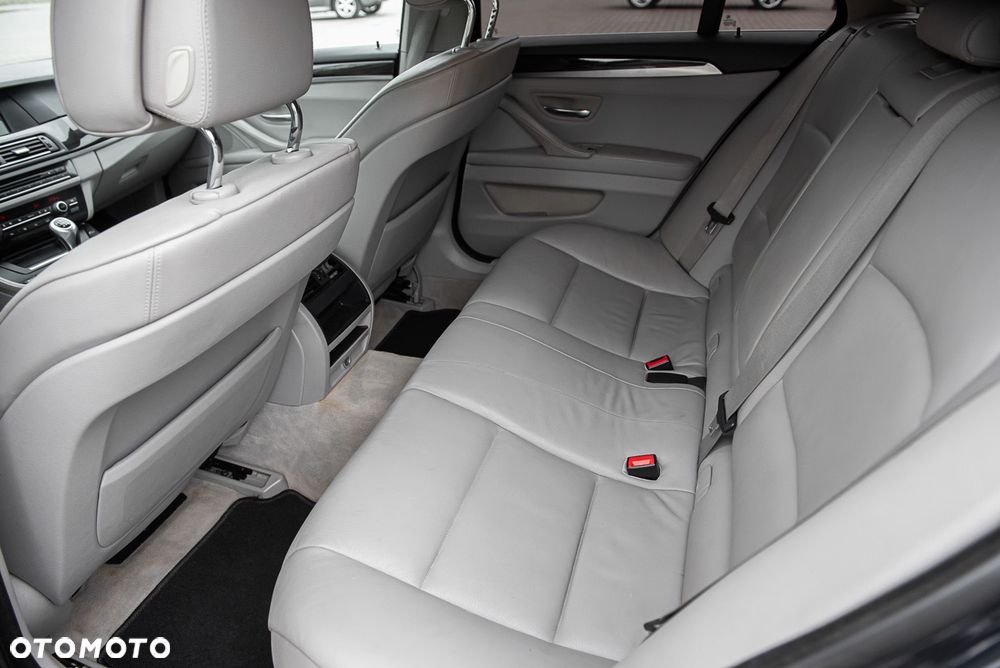 BMW Seria 5 520d - 15