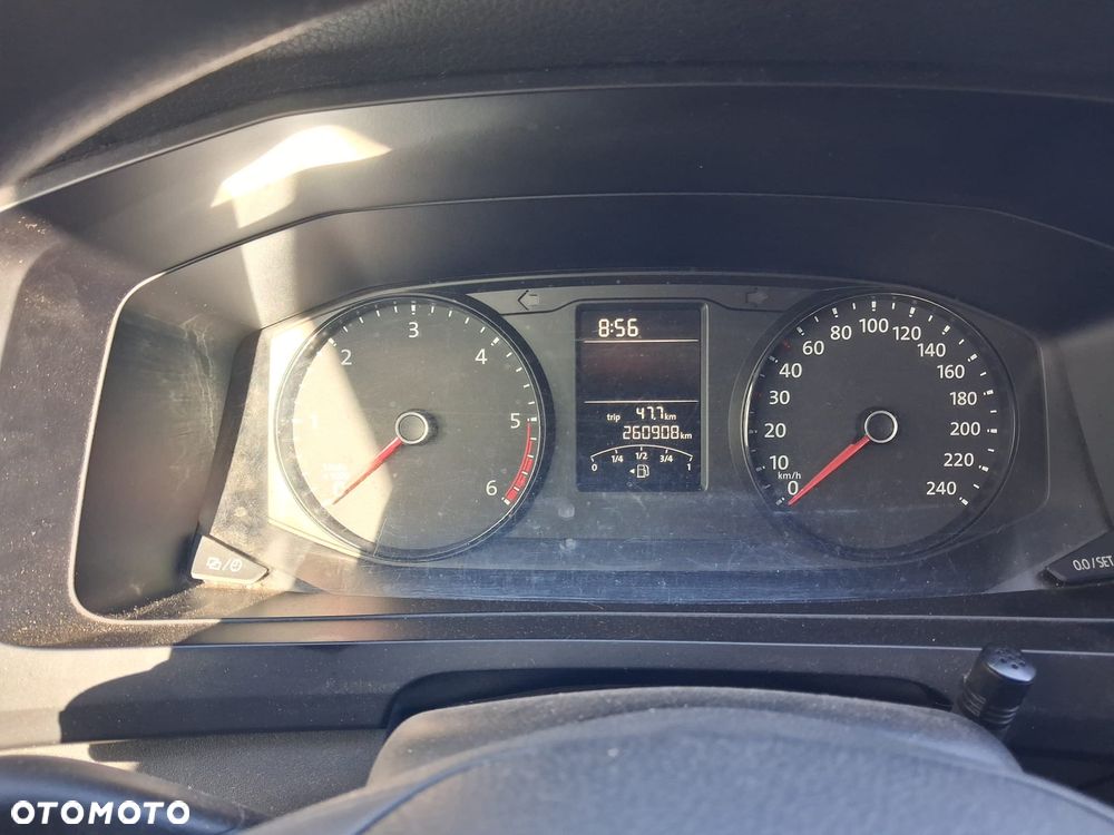 Volkswagen Transporter - 8