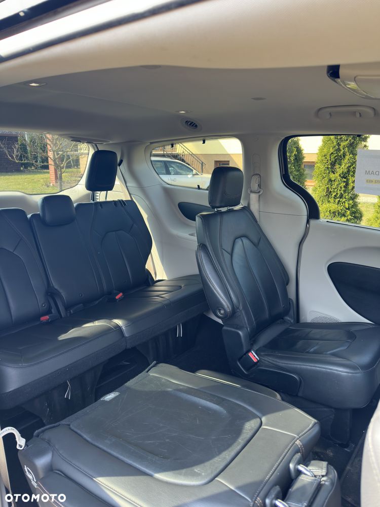 Chrysler Pacifica - 6