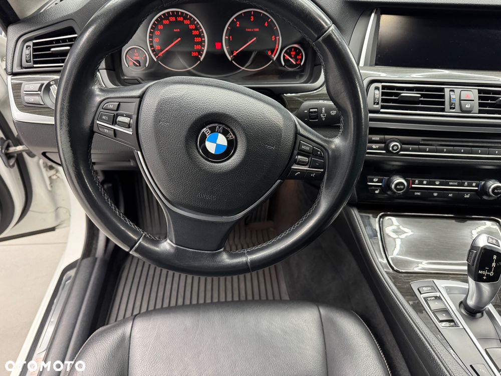 BMW Seria 5 520d Luxury Line - 36