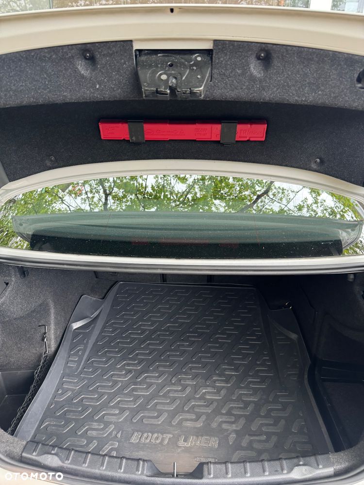 BMW Seria 3 318i - 23