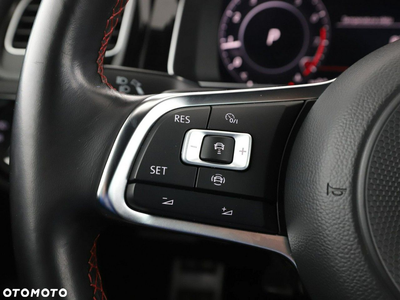 Volkswagen Golf GTI (BlueMotion Technology) DSG Performance - 30
