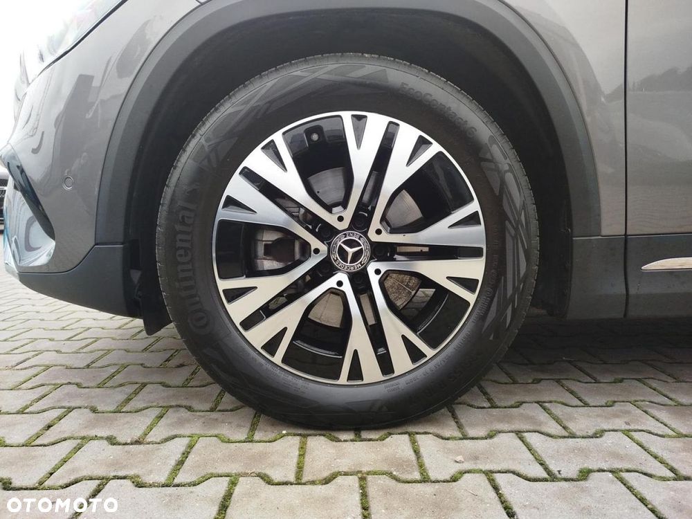 Mercedes-Benz GLA - 24