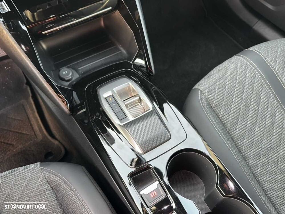 Peugeot 2008 1.2 Hybrid Allure e-DCS6 - 13