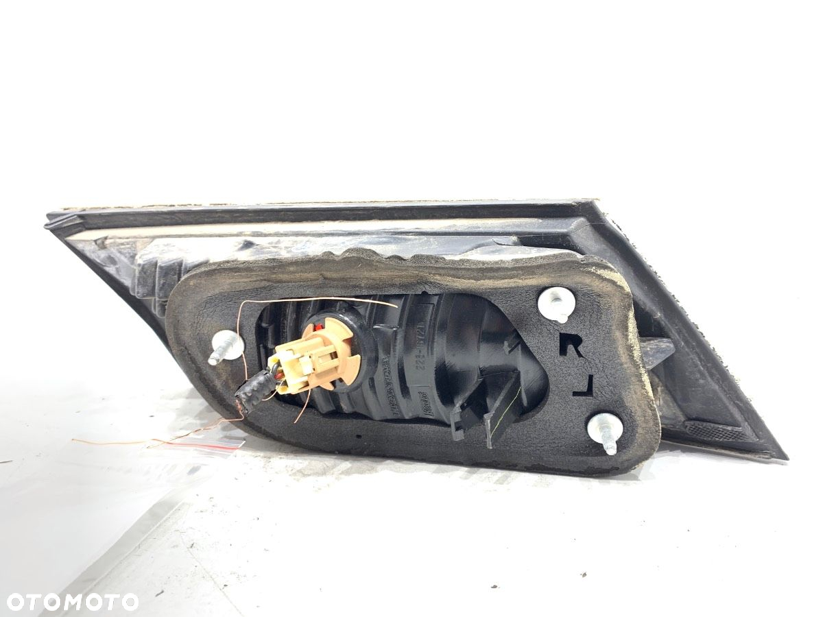 LAMPA TYŁ PRAWA WEWNĘTRZNA - 84.00 PLN - HONDA CIVIC VIII Hatchback (FN, FK) 2005 - 2022 1.8 (FN1, - 3