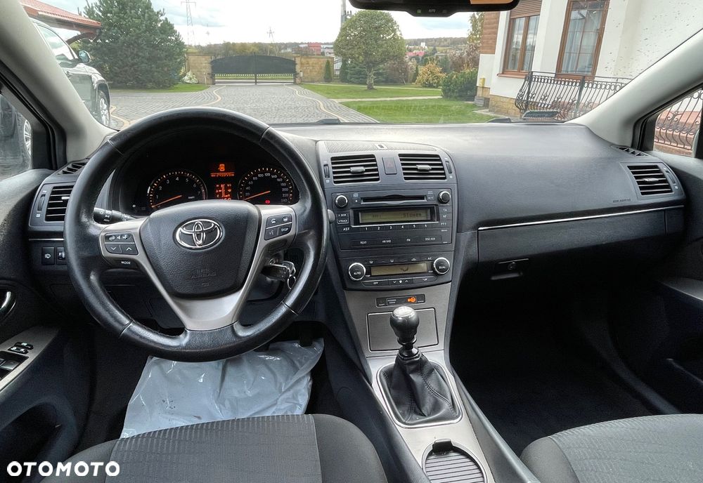 Toyota Avensis - 9