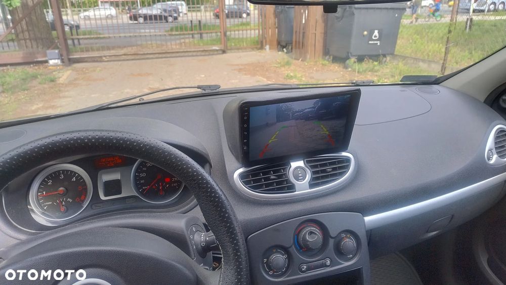 Renault Clio 1.5 dCi Alize - 10
