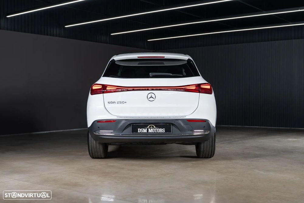 Mercedes-Benz EQA - 5