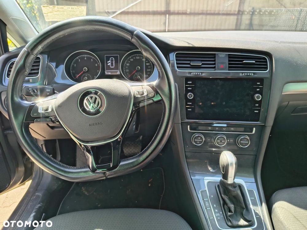 Volkswagen Golf - 20