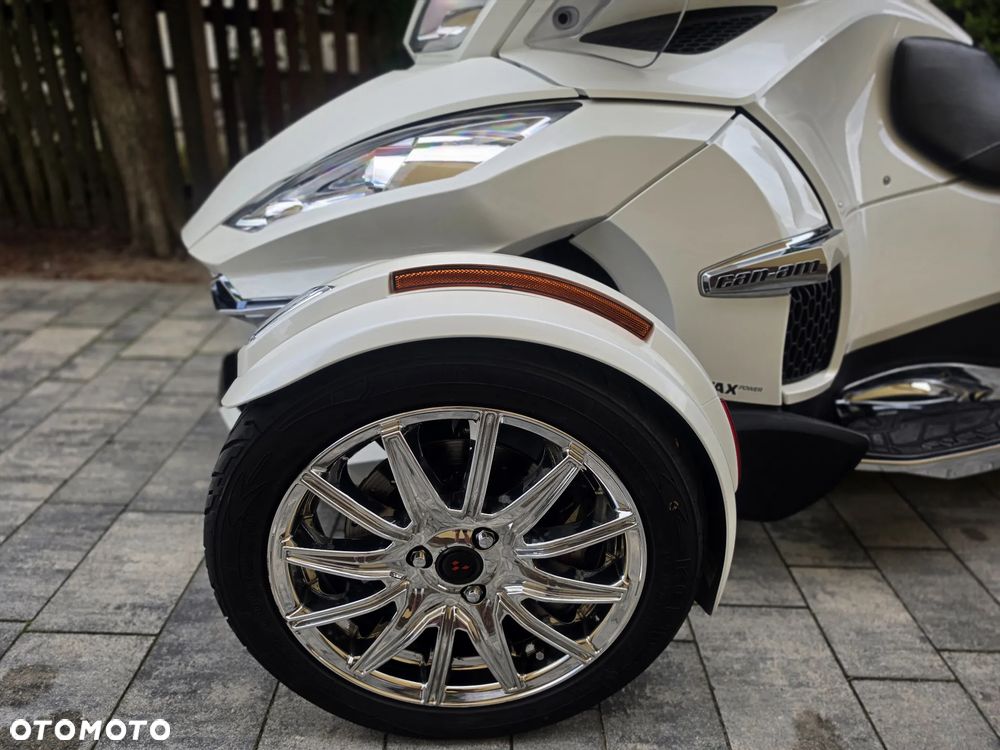Can-Am Spyder - 18