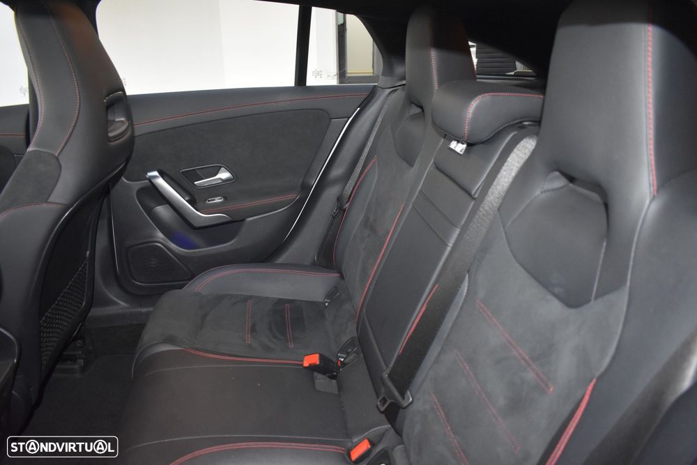 Mercedes-Benz CLA 250 - 53