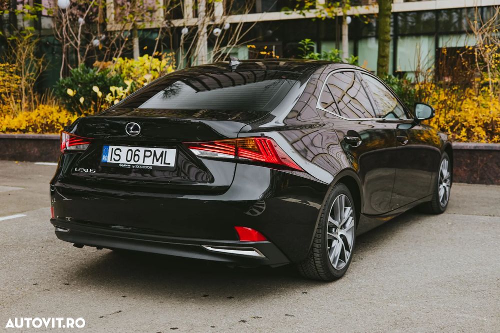 Lexus Seria IS 300h Luxury Line - 3