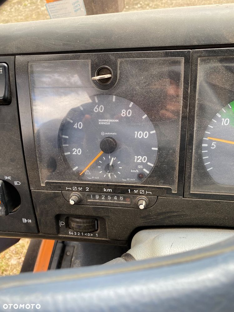 Mercedes-Benz 614 - 8