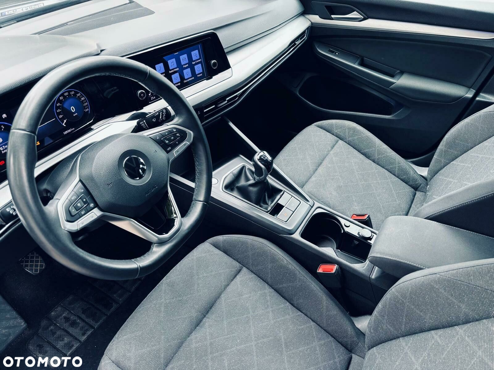 Volkswagen Golf VIII 1.5 TSI EVO Life - 12